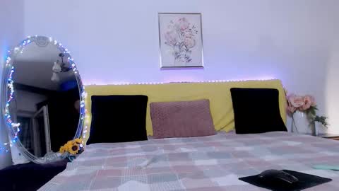 Snapshot of ina_pearl chatting on 11.27.25 Ina online show from 11.27.25