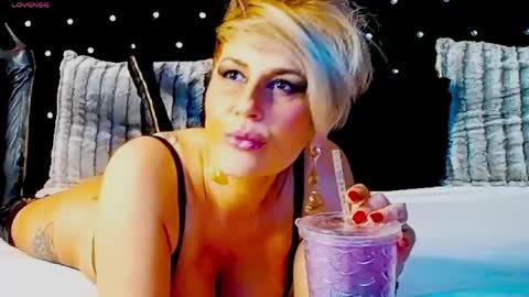 Snapshot of inanna_ishtar1 chatting on 04.01.26 inanna_ishtar1 online show from 04.01.26
