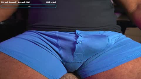 Snapshot of inchesblackuk chatting on 11.16.25 Inches online show from 11.16.25