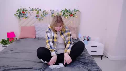 incredible_ariela online show from 10.24.25