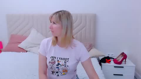 Snapshot of incredible_ariela chatting on 07.03.26 incredible_ariela online show from 07.03.26