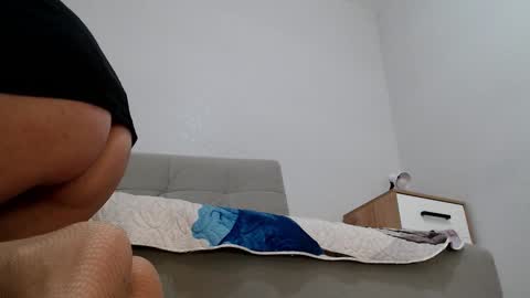 Della online show from 02.21.25