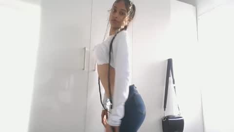indanbella19 online show from 04.24.26