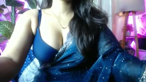Snapshot of indian_manisha chatting on 07.25.26 manisha online show from 07.25.26