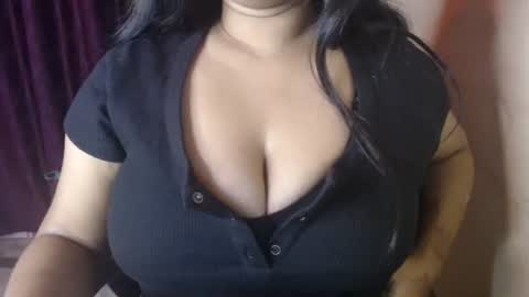 Snapshot of indian_nia chatting on 10.14.25 Nia online show from 10.14.25