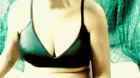 indian_spice_girl online show from 03.25.26