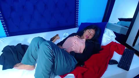 indian_whore18 online show from 01.10.25