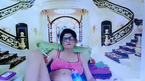 Snapshot of indianallure chatting on 12.28.24 Femiez online show from 12.28.24