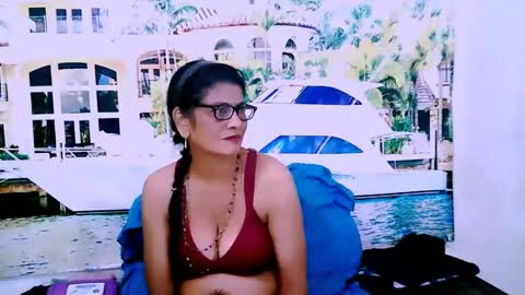 Snapshot of indianallure chatting on 01.17.25 Femiez online show from 01.17.25