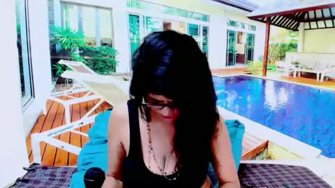 Snapshot of indianallure chatting on 01.22.25 Femiez online show from 01.22.25