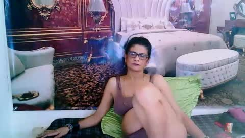 Snapshot of indianallure chatting on 01.31.25 Femiez online show from 01.31.25