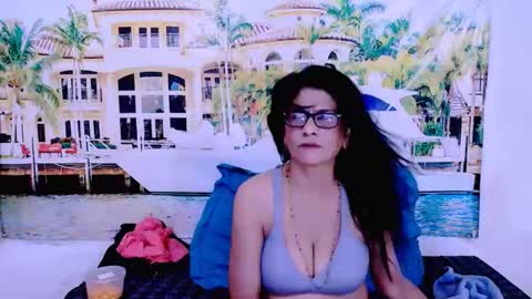 Snapshot of indianallure chatting on 02.05.25 Femiez online show from 02.05.25