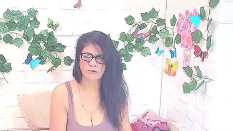 Snapshot of indianallure chatting on 09.15.25 Femiez online show from 09.15.25