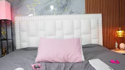 Snapshot of indiancutiie chatting on 06.12.26 LITTLE AINHOA online show from 06.12.26