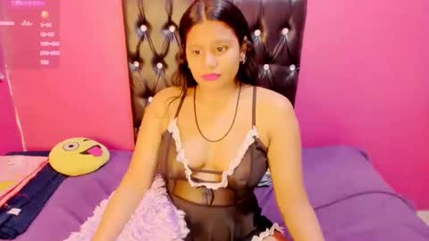 Snapshot of indianflame chatting on 12.17.24 PARADISEQUEEN online show from 12.17.24