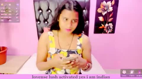 Snapshot of indianflame chatting on 09.30.25 PARADISEQUEEN online show from 09.30.25