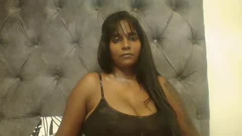 Snapshot of indianjasmin chatting on 01.13.25 priya online show from 01.13.25