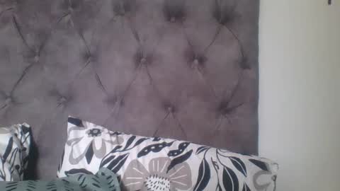 Snapshot of indianjasmin chatting on 02.10.25 priya online show from 02.10.25