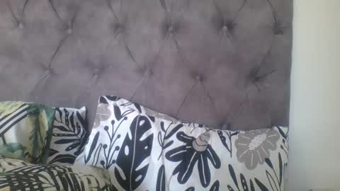 Snapshot of indianjasmin chatting on 02.14.25 priya online show from 02.14.25