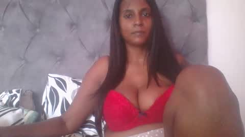 Snapshot of indianjasmin chatting on 02.19.25 priya online show from 02.19.25