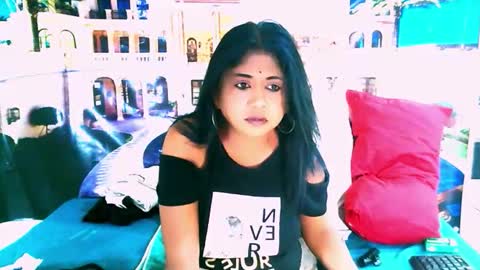 Mika online show from 11.17.25