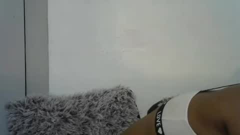 indianqtpie6 online show from 11.17.25