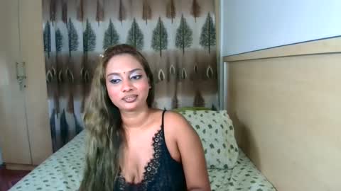 Snapshot of indiansecretlove20 chatting on 12.15.24 goddess online show from 12.15.24