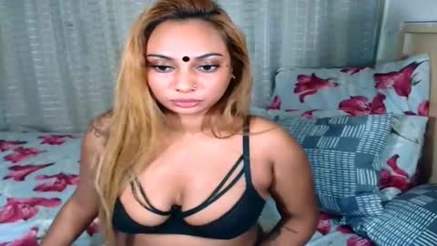 Snapshot of indiansecretlove20 chatting on 09.14.25 goddess online show from 09.14.25