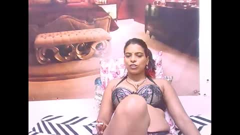 indiansexyass4u2luv online show from 03.03.25