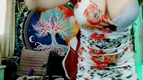 Snapshot of indica_me chatting on 09.25.25 indica_me online show from 09.25.25