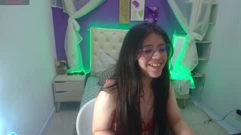 Snapshot of ingrid_casas chatting on 12.12.24 Ingrid petite online show from 12.12.24