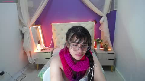 Snapshot of ingrid_casas chatting on 01.15.25 Ingrid petite online show from 01.15.25