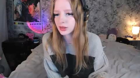 Snapshot of inma_lewdness chatting on 09.18.25 Grace online show from 09.18.25