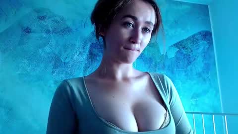 Lina online show from 09.22.25