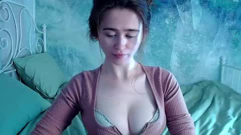Snapshot of innnita chatting on 05.15.26 Lina online show from 05.15.26