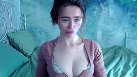 Snapshot of innnita chatting on 05.15.26 Lina online show from 05.15.26