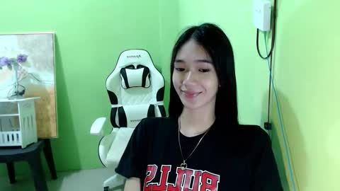 Reign online show from 11.07.25