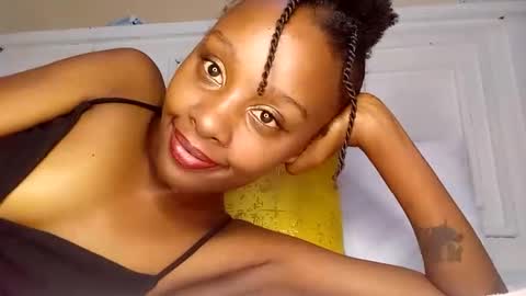 Snapshot of innocentcuteface chatting on 11.27.25 Amber online show from 11.27.25