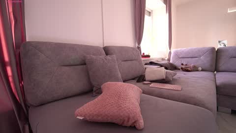 Snapshot of innocentemmy chatting on 12.16.24 Maria online show from 12.16.24