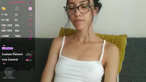 Laroa online show from 02.22.25