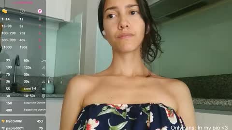 Laroa online show from 03.05.26