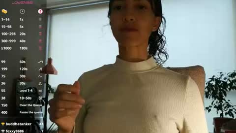 Snapshot of innocentlatiina chatting on 07.24.26 Laroa online show from 07.24.26