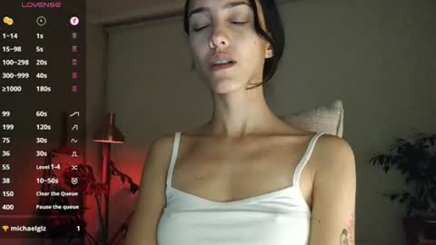 Snapshot of innocentlatiina chatting on 07.31.26 Laroa online show from 07.31.26
