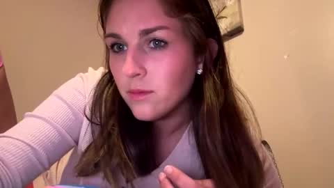 Snapshot of innocentlilsarah chatting on 10.16.25 innocentlilsarah online show from 10.16.25