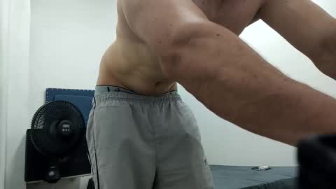 Snapshot of insistente chatting on 11.28.25 INSTAGRAM camilodlx online show from 11.28.25