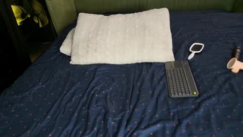 Snapshot of intelligencer chatting on 12.03.24 Sofi online show from 12.03.24