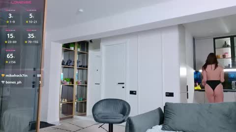 Snapshot of intelligencer chatting on 10.21.25 Sofi online show from 10.21.25