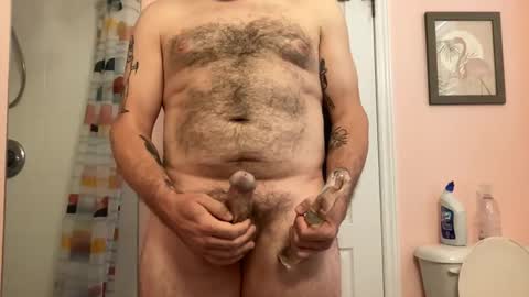 Snapshot of internetusername82 chatting on 09.19.25 internetusername82 online show from 09.19.25