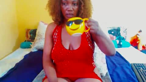 Snapshot of intimacysexy chatting on 11.03.25 boniswa caroline online show from 11.03.25