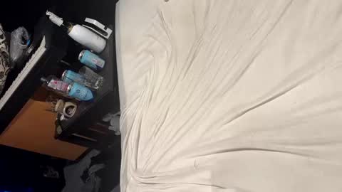 Snapshot of inyourbodyiam chatting on 01.01.25 inyourbodyiam online show from 01.01.25